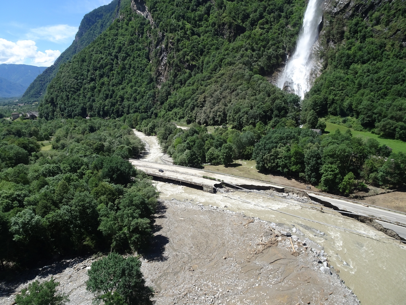 Svizzera 🇨🇭 Cantone dei Grigioni. Mesolcina: Situazione alluvionale