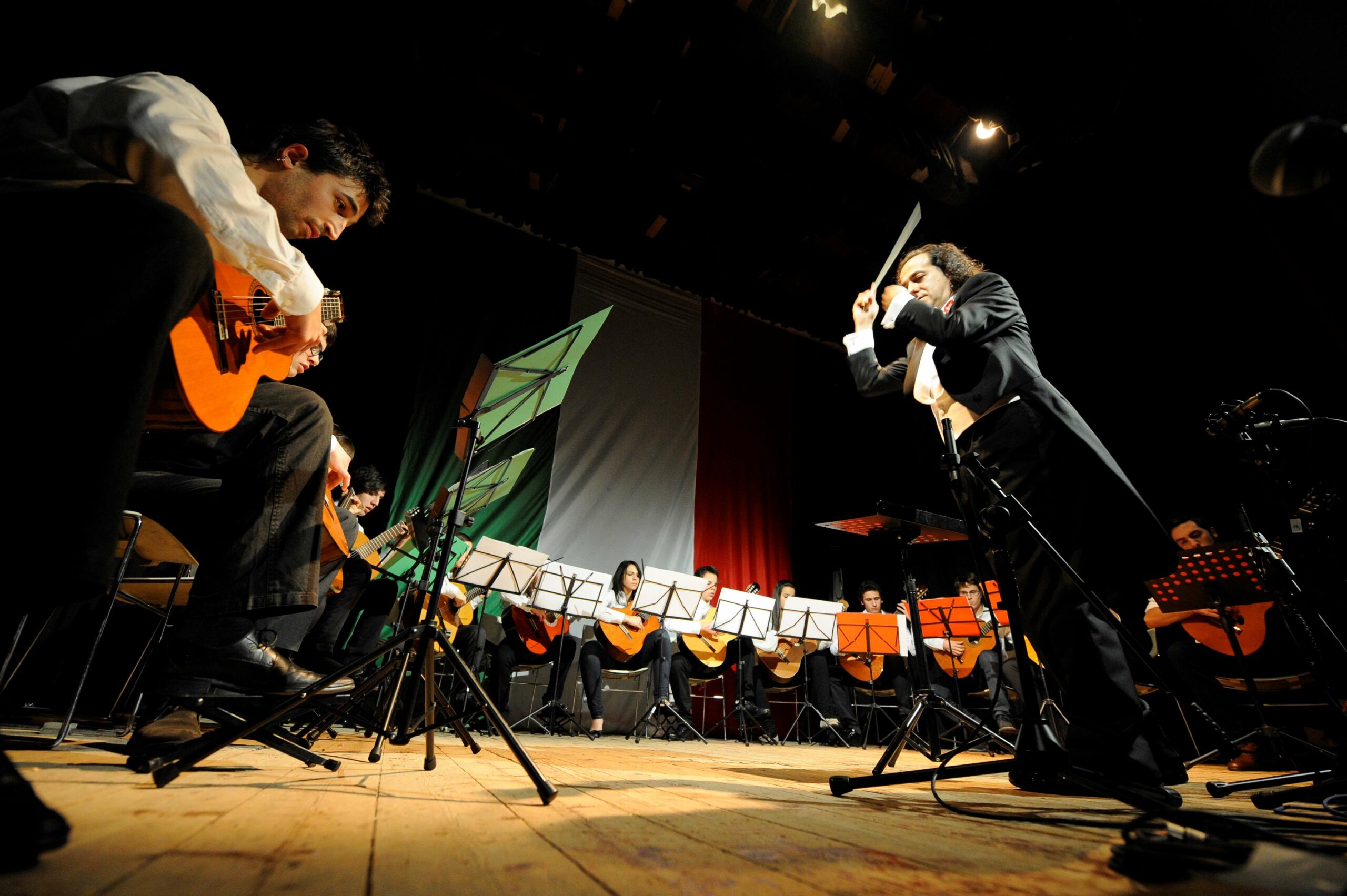 Al Teatro Galli di Rimini un’orchestra di chitarre apre il ciclo cameristico della Sagra Musicale Malatestiana